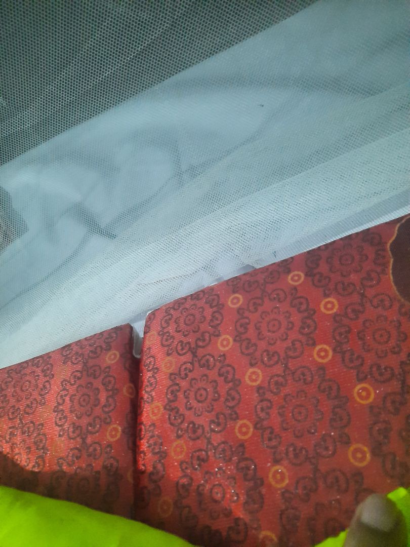 nệm đúng kích thước 2m x 1m55 còn độ dày khoảng 3 4cm. giá oki. tiki nhận giao toàn quốc. còn bên *** chỉ ship tphcm.