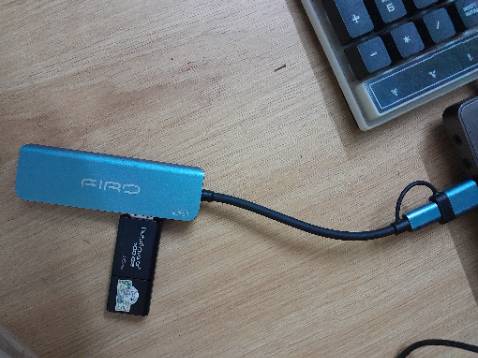 Đẹp chắc chắn 
Tốc độ truyền dữ liệu tốt
Có đèn báo
Có cả đầu chuyển USB và TYPE C rất tiện lợi.