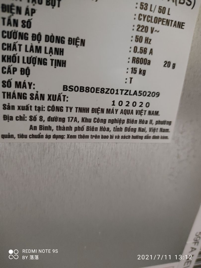 Xài cũng được. 
Hưm, ko để được nhiều kem trên ngăn đá, nhiệt độ làm đá khoảng mức 4 hoặc 5. 
Bên bảo hành dặn mình đây ko phải là tủ làm đá cho nên mỗi lần chỉ để đc 1 khay đá với 1 cây kem nhỏ thôi. 
Chủ yếu nó làm mát. 
Nên ai có ý định mua làm đá như mình thì nên mua loại size lớn hơn nha.
Hàng của Aqua xài thì ok rùi. Ko hao điện nhiều. Máy chạy tương đối êm. 
Mình cho 4 sao vì mình ko biết nó ko làm đc nhiều đá =)))) 
Nói chung là loại này xài ok.