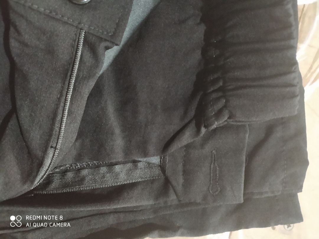 - Quần dày dặn, dáng đẹp, so với giá thì rất rẻ, nếu bạn nào còn lăn tăn về chất lượng thì không lo đâu lên mua bạn nhé