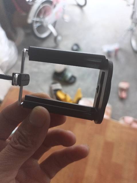 Ko có miếng lót giữ điện Thoại