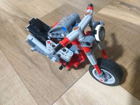 Chất lleeuj nhựa tốt, đẹp, bạn ý rất thích