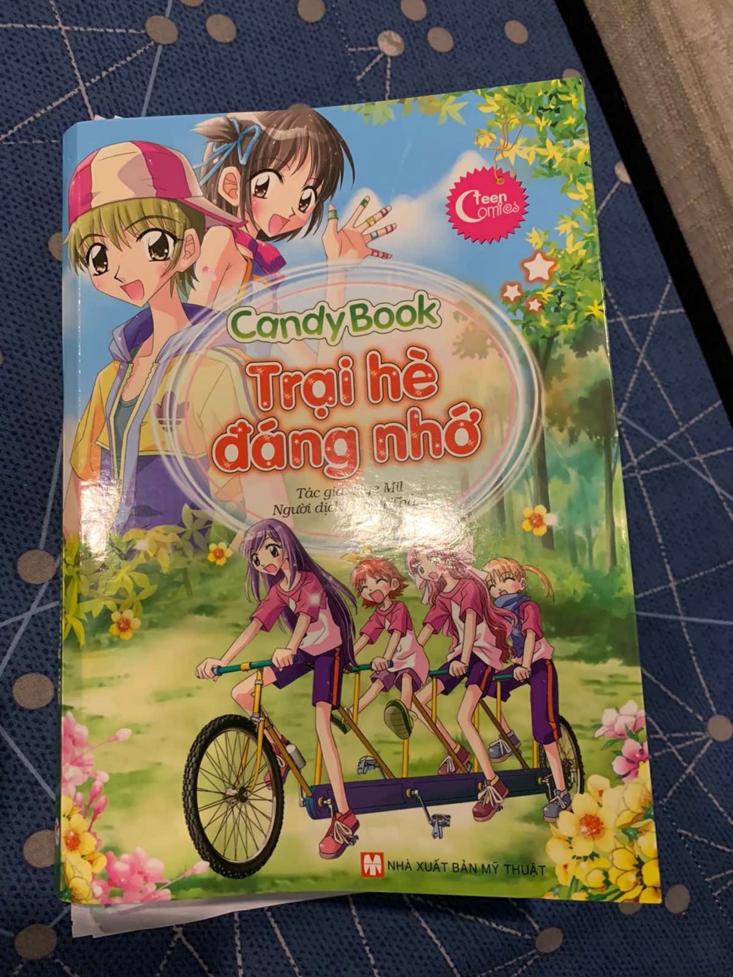 Tiki vui lòng đổi lại sách này giùm mình, sách giao hôm nay 20/4 mở ra bị sút hết các trang như hình. Đơn hàng #257889758. Cám ơn Tiki.
