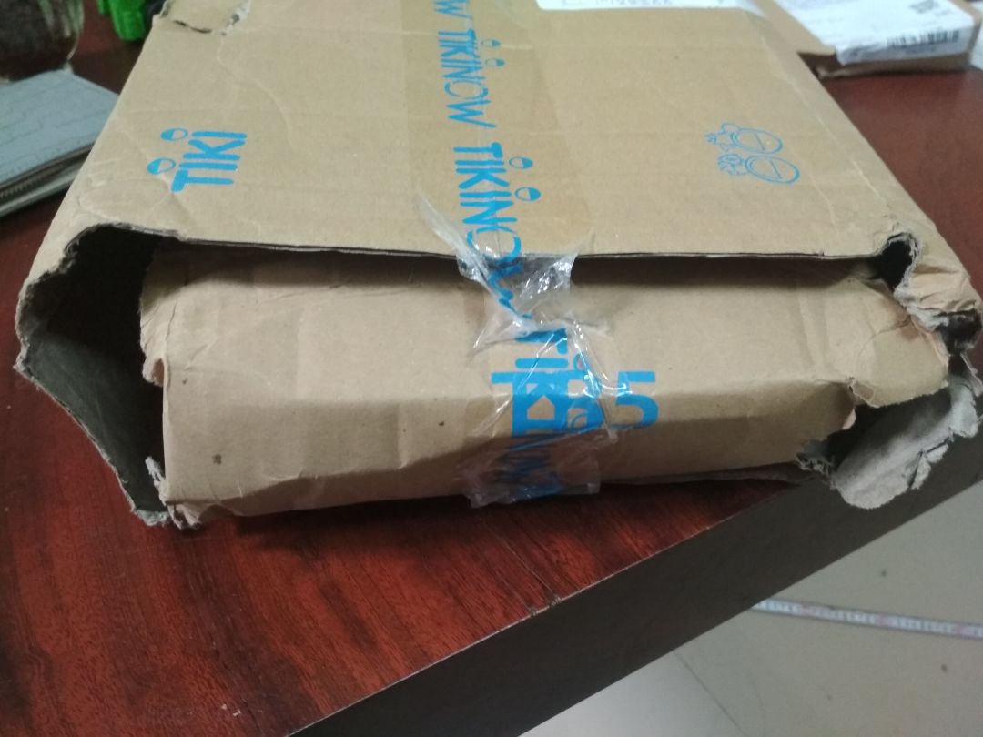 mình là khách hàng trung thành của tiki hóa đơn theo năm khi mua hàng trên đây có khi cả chục triệu.Nhưng lần này mình thấy cực kỳ thất vọng vì cách đóng gói sản phẩm lỏng lẻo và cẩu thả.Nếu các bạn ko biết yêu sách vở thì các bạn sẽ mất rata nhiều khách.