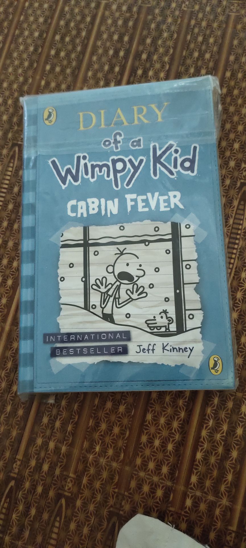 Sách rất đẹp về hình thức. Shop còn bọc cho mình một lớp áo để bảo vệ sách nữa và đây là điều mình rất thích ở shop cũng như hơn hẳn các shop khác ở khoản này. sẽ ủng hộ trong tương lai. chỉ nhìn qua ảnh thì có thể hơi hụt hẫng nhưng cầm trên tay r mn sẽ thấy nó chất lượng ntn nhé =)) Sách rất đẹp về hình thức. Shop còn bọc cho mình một lớp áo để bảo vệ sách nữa và đây là điều mình rất thích ở shop cũng như hơn hẳn các shop khác ở khoản này. sẽ ủng hộ trong tương lai. chỉ nhìn qua ảnh thì có thể hơi hụt hẫng nhưng cầm trên tay r mn sẽ thấy nó chất lượng ntn nhé =))