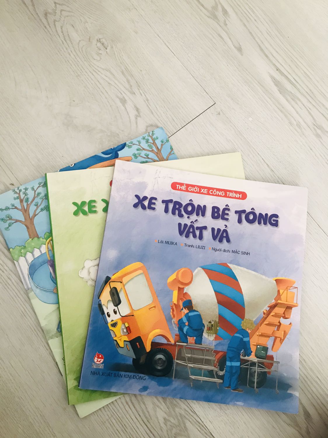 Sách đẹp vui và có ích cho ngôn ngữ của bé.