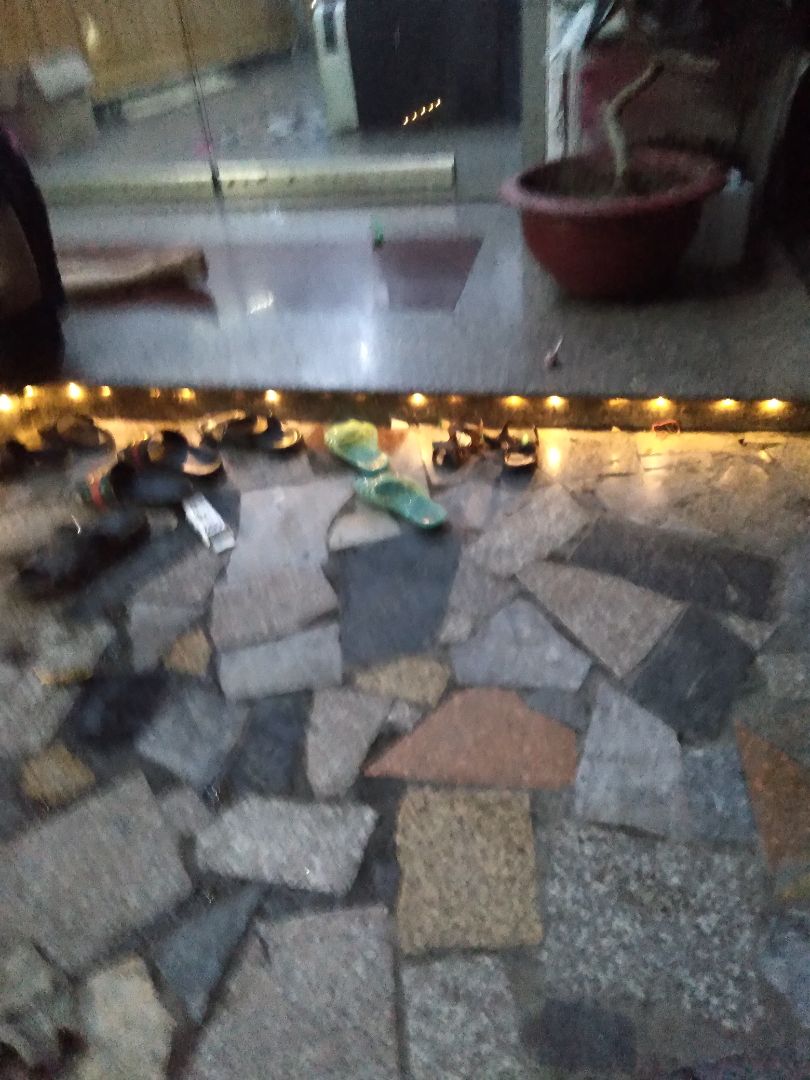 lần đau mua tiki thay qua ngon đong goi rât hai long sam pham dong goi chac chăn giao hang nhanh 2 hôm la nhân dk ông giao hang rât lich sư bên nira sam phâm co ca sach huong giân ns chung la rat hai long tuy sam pham it tien