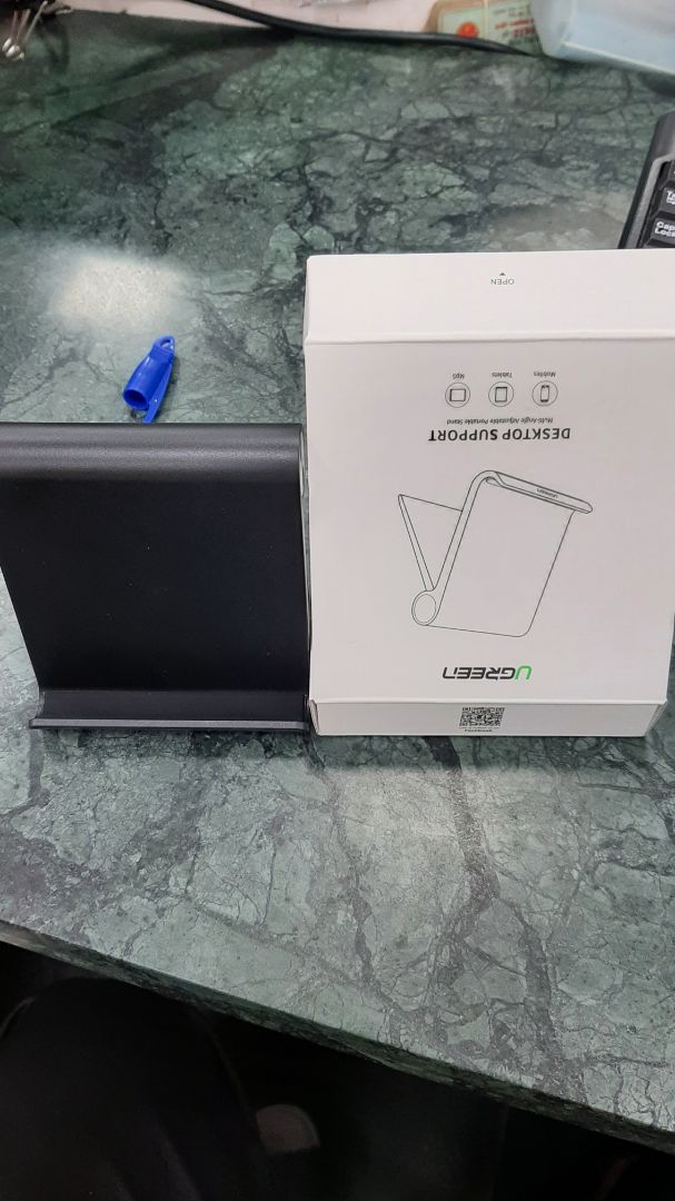 Sản phẩm đúng mô tả, giá đỡ đẹp, chắc chắn, có thể điều chỉnh độ mở, gấp gọn tiện dụng. Hộp nguyên seal. 5* cho shop uy tín