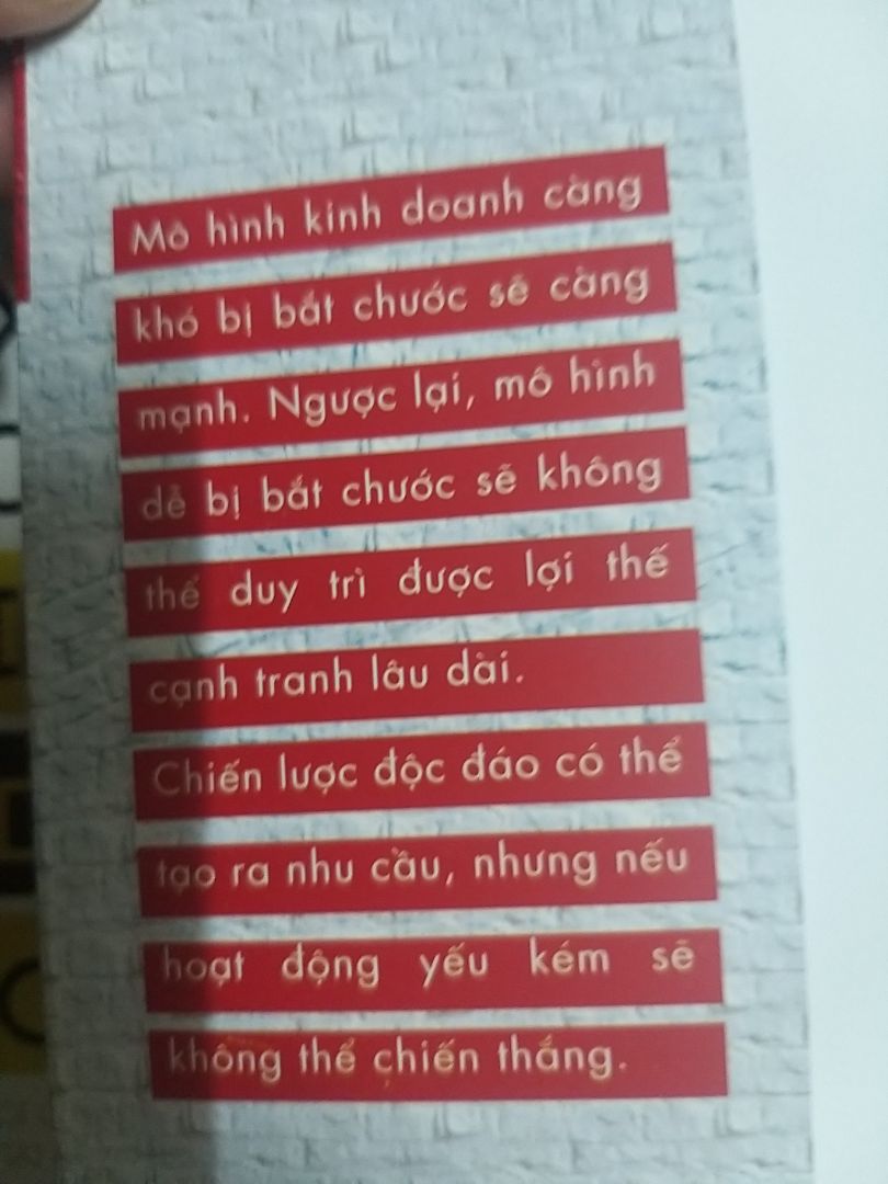 Lại là 1 cuốn sách đáng đọc nhất trong số những cuốn sách kinh doanh.Đến từ ngôi trường kinh doanh nổi tiếng của Nhật.Toàn bộ nội dung cuốn sách thể hiện sự tâm huyết của toàn bộ tác giả là các nhà giáo của trường Waseda.Đầy ắp các vd thực tế từ các doanh nghiệp thành công của Nhật và Tg.Đầy ắp các diễn giải về các kiến thức chuyên môn MBA k fai là ctrinh cử nhân,Vâng đây là MBA trong 1 cuốn sách.