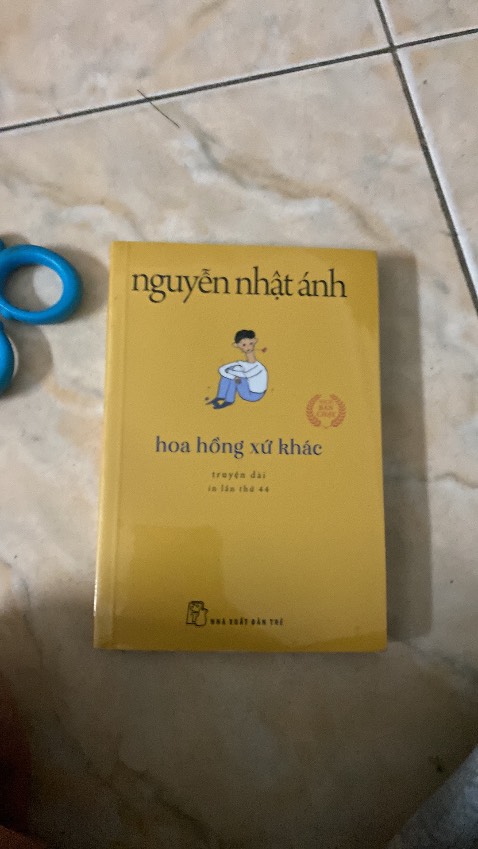 Tiki giao hàng nhanh, bọc lớp chống xóc ổn nên sách k bị sao . Sách thì chưa đọc nên chưa đánh giá nội dung.