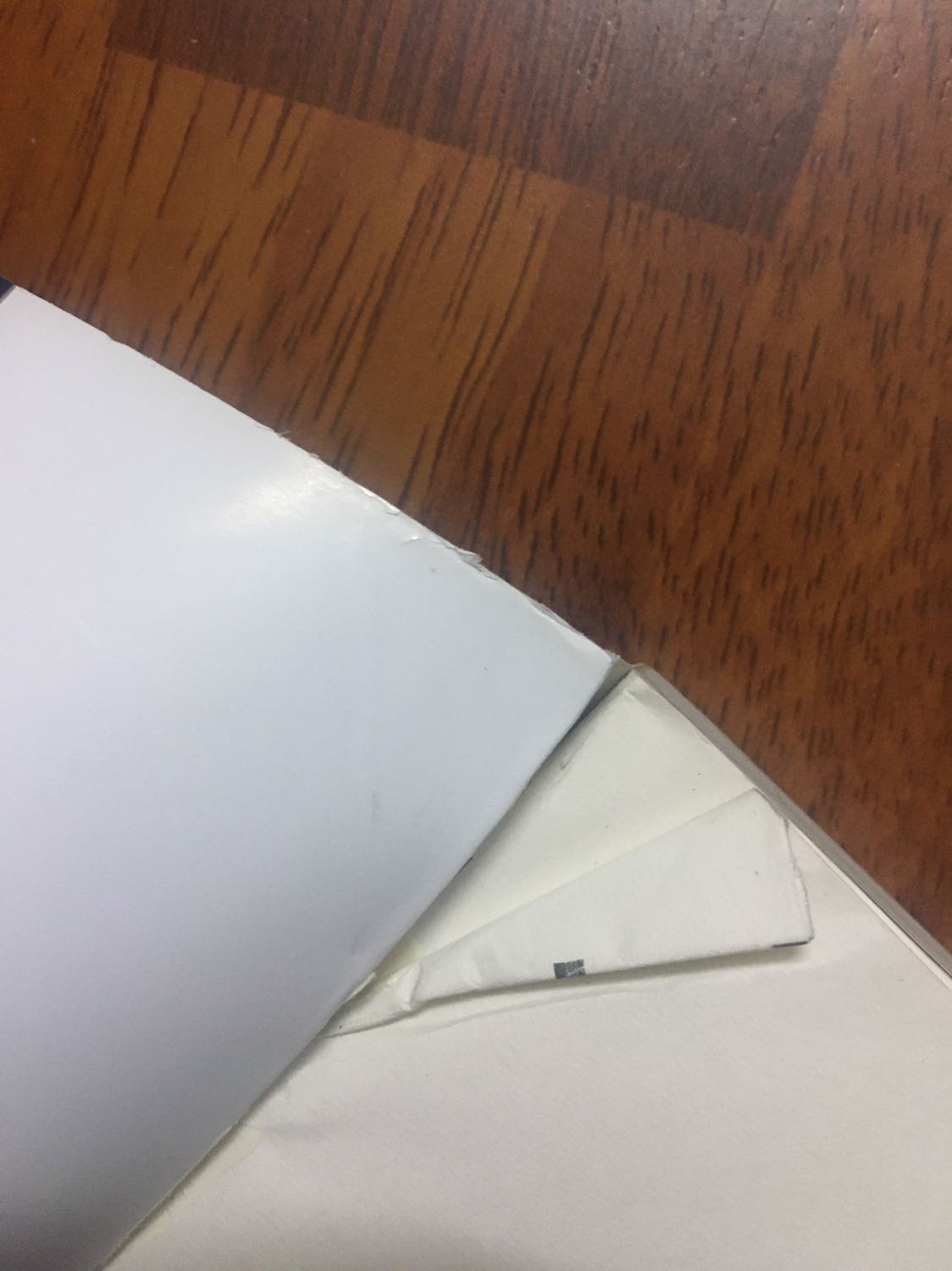 Sách không có cover, cũ do để lâu và bị lỗi do nhà xuất bản. Tôi mua rất nhiều sách của Tiki, hi vọng đây chỉ là lỗi do vô ý.