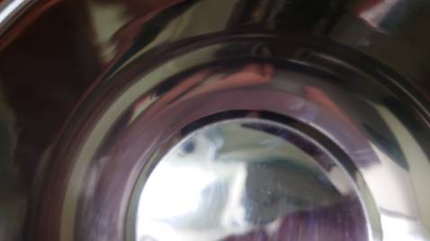 Hàng đóng gói sơ sài, quảng cáo hàng loại 1 mà như hàng loại 3, độ hoàn thiện kém, bẩn dính đen nồi, phần lòng nồi có hiện tượng tróc và bẩn mốc