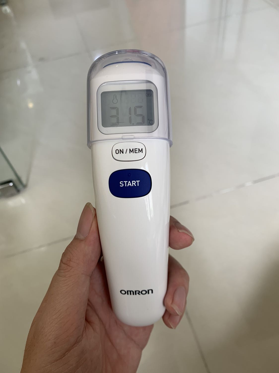 Oke mình mới nhận. Hàng mới, sử dụng ban đầu ko lỗi, kích hoạt bảo hành online trơn tru, giao hàng nhanh hơn dự kiến.