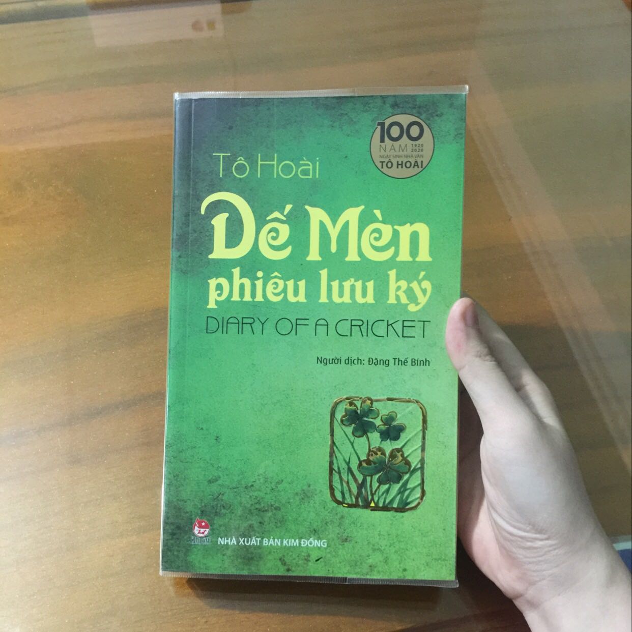 Sách đẹp, bọc kĩ, giao hàng nhanh lắm nha. Ko có j để chê luôn