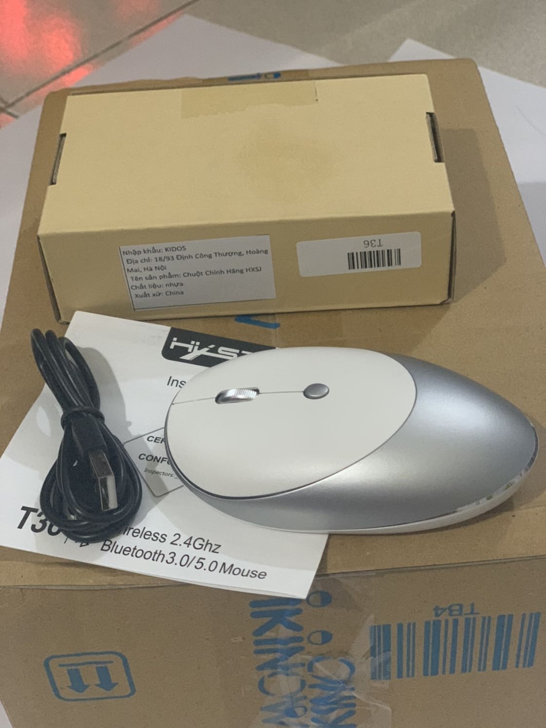 Kiểu dáng cực đẹp, thời trang, mix 2 màu rất sang. Nút bấm êm, nhẹ, không gây ra tiếng ồn. Chuột nhạy, độ chỉnh xác cao. Rất hài lòng với sản phẩm này, cám ơn shop đã bán những sản phẩm chất lượng như vậy tới người dùng.