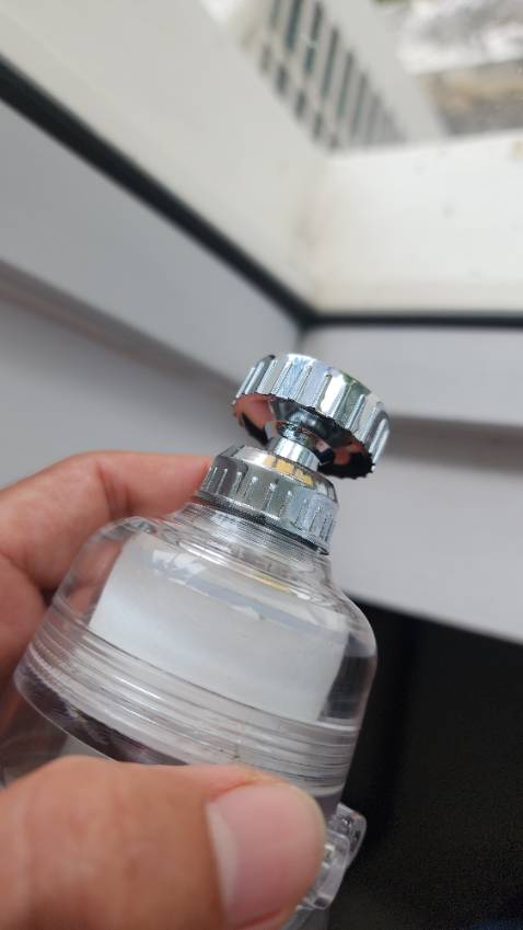 Tất cả điều bằng nhựa, shop miêu tả sai vật liệu vòi