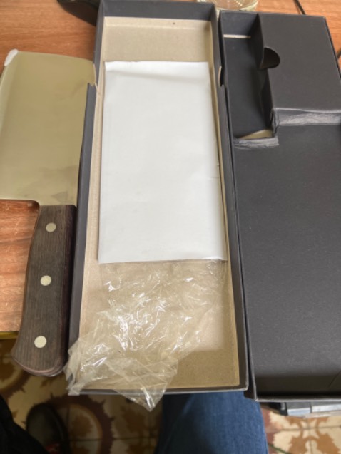 hàng k có nhãn mác không thương hiệu.