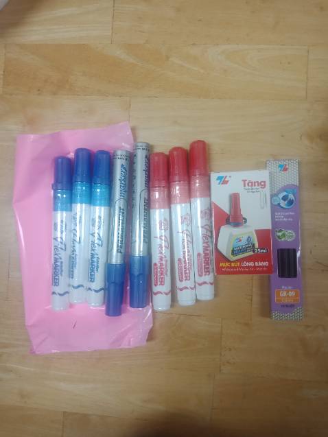 Màu mực bút đẹp, chất lượng tốt. Nhà bán đóng gói kỹ, giao hàng nhanh.