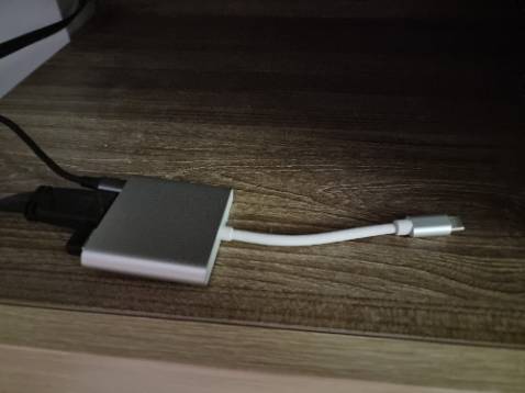 Khuyên các bạn nên tìm loại tốt 300k-400k mà mua. Loại này tuy rẻ, cũng xuất đc hình ảnh và âm thanh, nhận cổng usb, nhưng nếu gắn chuột phím không dây vào mà mang ra xa quá 1m thì mất tín hiệu, trong khi chuột phím gắn trực tiếp vào laptop mang ra xa vài m vẫn dùng bình thường. Mình mua để chiếu đt samsung lên tv qua samsung dex và ngồi xa để điều khiển bằng phím chuột ko dây, nhưng đi xa mà mất tín hiệu thì cũng như ko