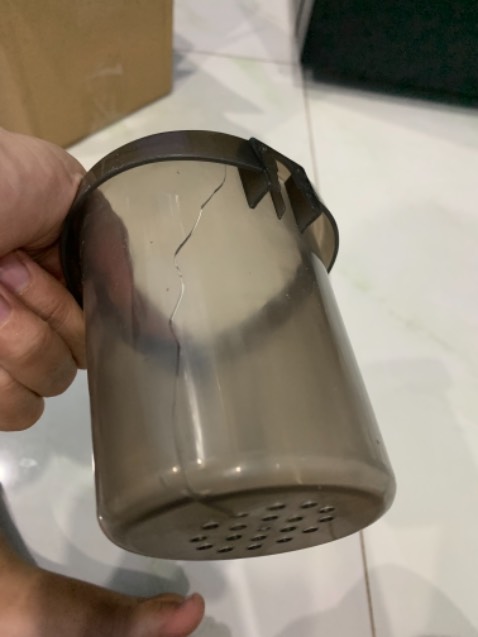 Giao 2 cái mà bể mất 1 cái roi