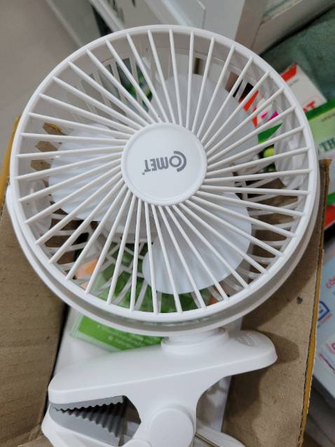 Đẹp, nhỏ gọn, mẫu nhìn sang, quạt rất mát.
