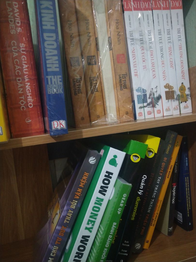 cám ơn vì những quyển sách.
mình đang cần tìm hiểu về kinh doanh nên mình đã rinh các em ấy về.
hic . sinh viên 1k cũng tiết kiệm .
giờ đây lấy hết xiền để đầu tư vào sách .
cám ơn tiki né.