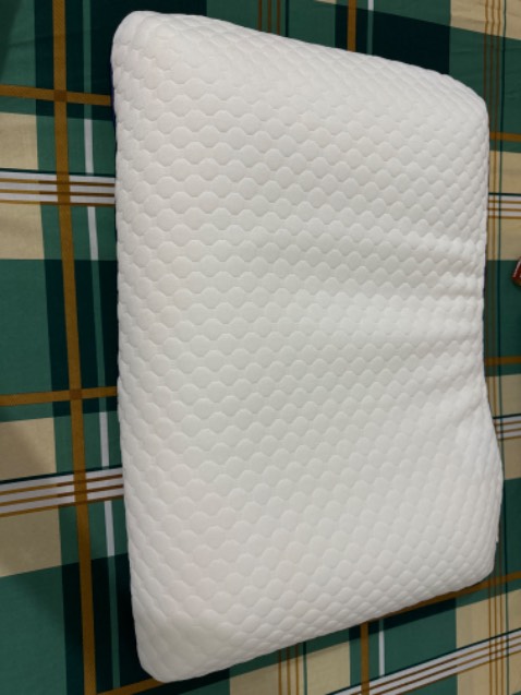 Shop giao nhanh, đóng gói kĩ, có kèm hướng dẫn sử dụng rõ ràng. Nằm thử thấy êm lắm, thấy kêu để 12-24h cho gối phồng lên, tạm thời thấy hơi thấp so với sở thích nằm gối cao như mình.