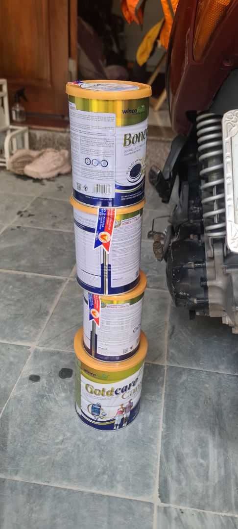 Giá rẻ,có 187k/900g 99k/400g.Mua luôn 5h về cho mẹ và bọn trẻ uống(của trẻ con đắt hơn xíu).Mùi thơm dễ uống và đây là lần thứ 5 mua hàng rồi.Trước mua cho mẹ Ensua gold toàn 800k/h