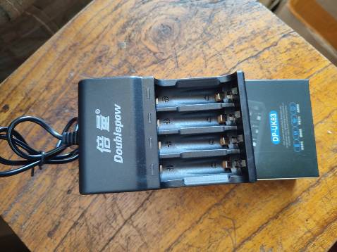 Sạc và pin rất ok. Uy tín hàng thật chính hãng. sẽ mua tiếp khi có nhu cầu