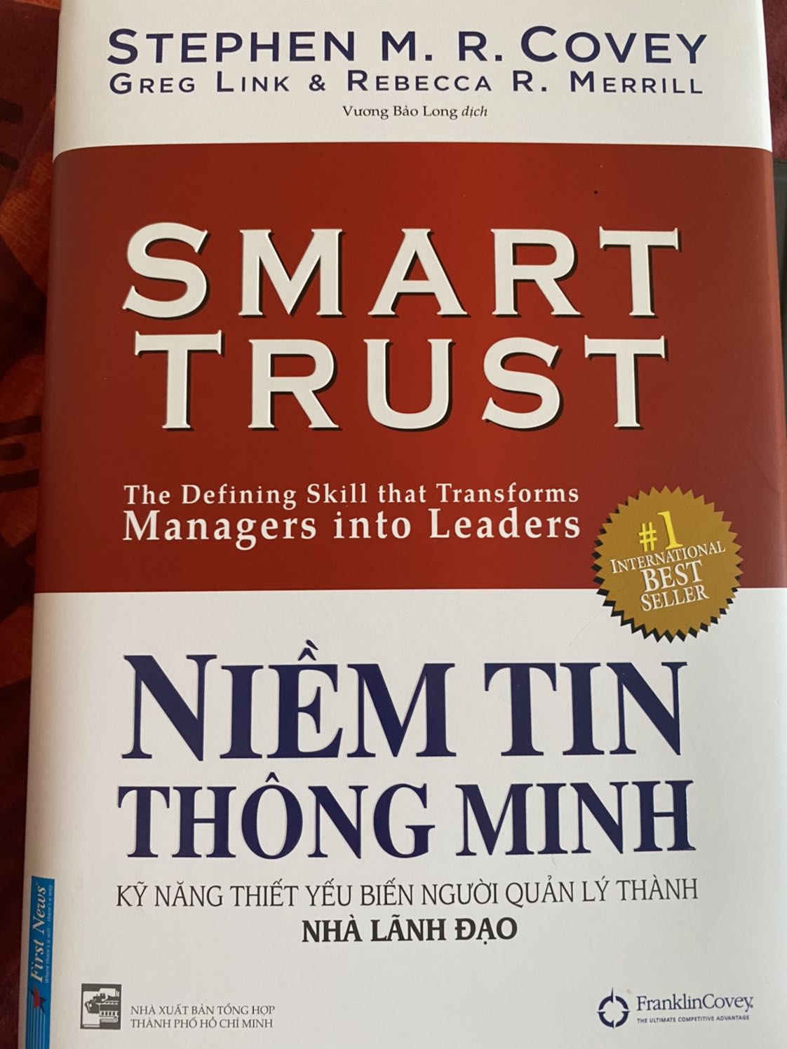 Sản phẩm giao nhanh,giá tốt, chất lượng giấy chưa tốt lắm. Cùng tác giả cuốn Tốc độ của niềm tin. Chưa đọc kịp cuốn này nhưng tin rằng sẽ có những điều hay để học. Xin cám ơn.