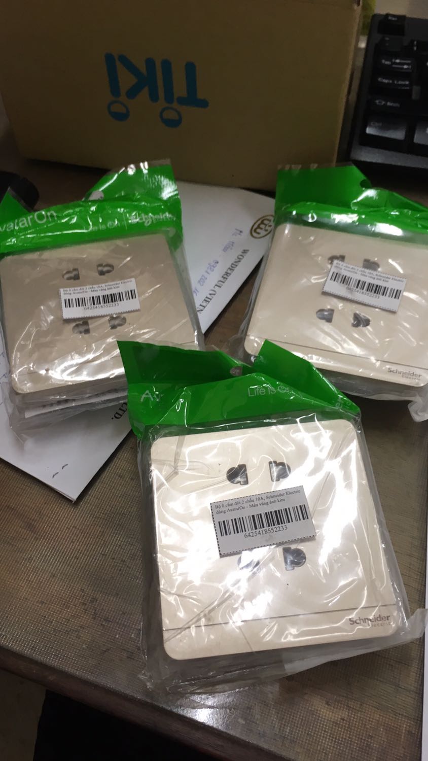 Chất lượng cũng là phù hợp với giá đó. So với sp của Siemens thì chênh lệch nhiều lắm