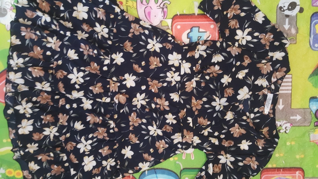 Mua 2 cái từ shop này, đẹp, rất hài lòng. Vải và đường may đẹp. TIKI giao hàng nhanh.