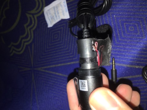 Shop cho mình hỏi. Cái này là bị lỗi hay là thiết kế của nhà sản xuất là như vậy?