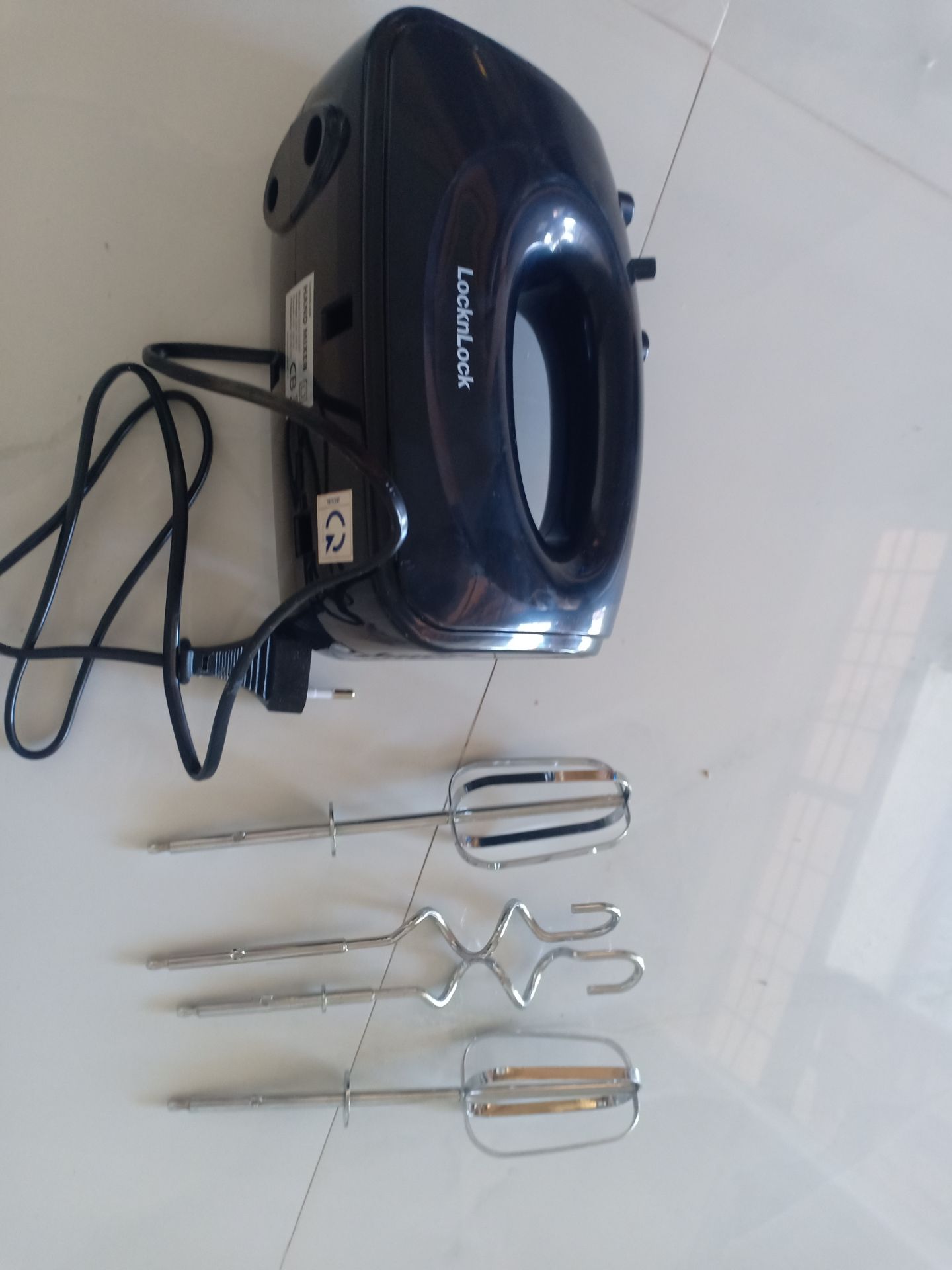 sản phẩm đẹp, thân máy đen bóng chứ không nhám như ảnh, máy mạnh lắm luôn, có 5 nút mà đến nút 2 là xài tốt lắm rồi. Giao hàng nhanh