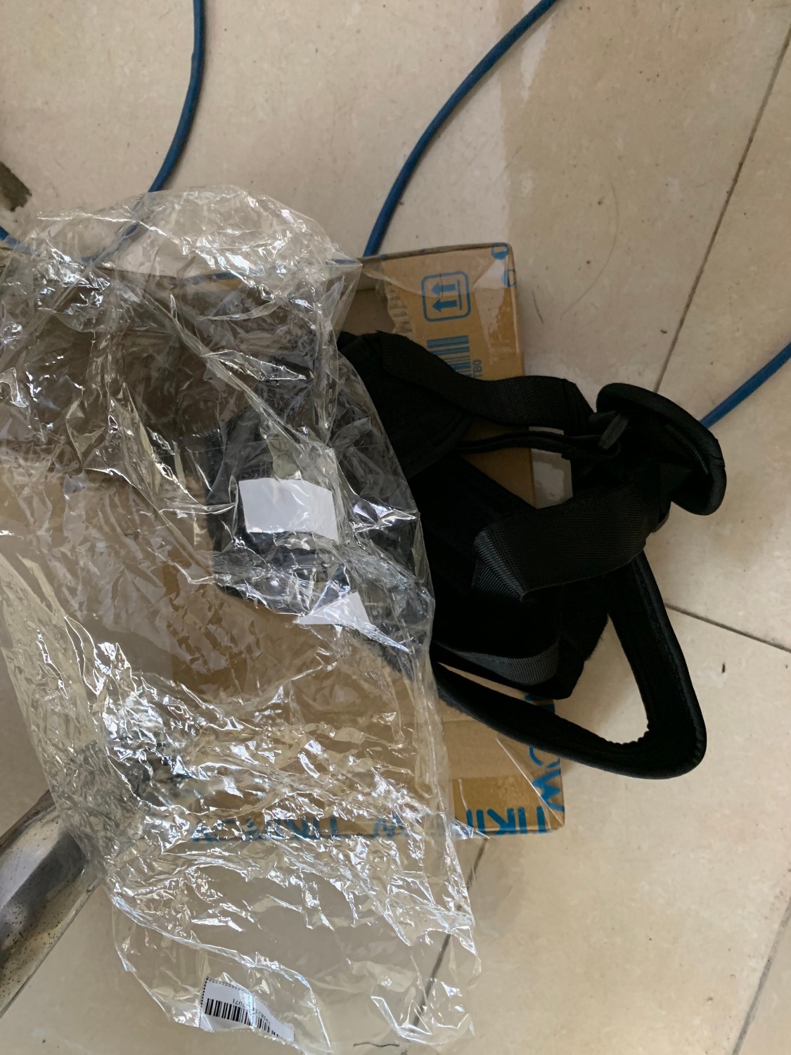 Tôi mua sản phẩm đai chống gù nổi tiếng của hãng miDoctor nhưng lại quên không để ý nhà cung cấp nên lỡ chọn shop Tâm Thành mà không bấm chọn miDoctor nên mua phải hàng giả hàng nhái. 
mấy bạn bên tiki cứ đùn đẩy trách nhiệm không ai chịu nhận
t đã liên hệ với hãng miDoctor thì được họ giải đáp rất chu đáo
mọi người mua hàng cẩn thận nha, phải chọn đúng nhà cung cấp là miDoctor không thì tiền mất tật mang
thật sự rất thất vọng về cách hành xử của tiki về vấn đề sản phẩm chính hãng
đùi đẩy trách nhiệm mà vẫn để cái shop Tâm Thành hoạt động