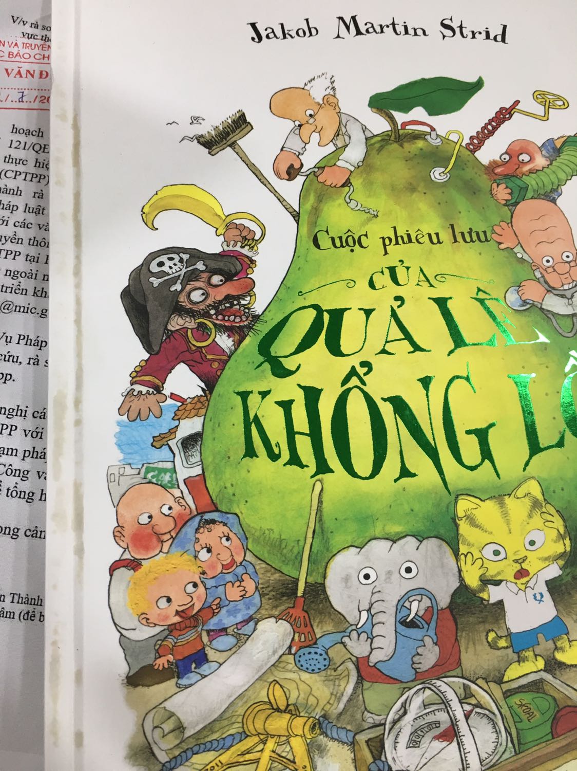 Sách in đẹp, nội dung hay nhưng đợt này giao sách bìa ngoài bị ố vàng như hình chụp. Deal tốt nhưng k có nghĩa là hàng bị lỗi, cần chú ý hơn.