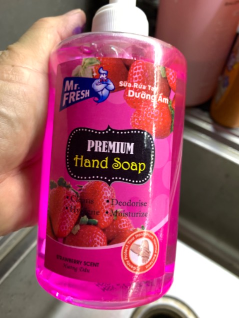 Mình mua tại Shop này lần đầu cả 3 loại mùi khác nhau nhưng đây là hàng gia công kém chất lượng nên dùng ko ra ji cả. Mọi người nên mua shop nào uy tín để tránh mua fai loại nước rửa tay ở Shop này.