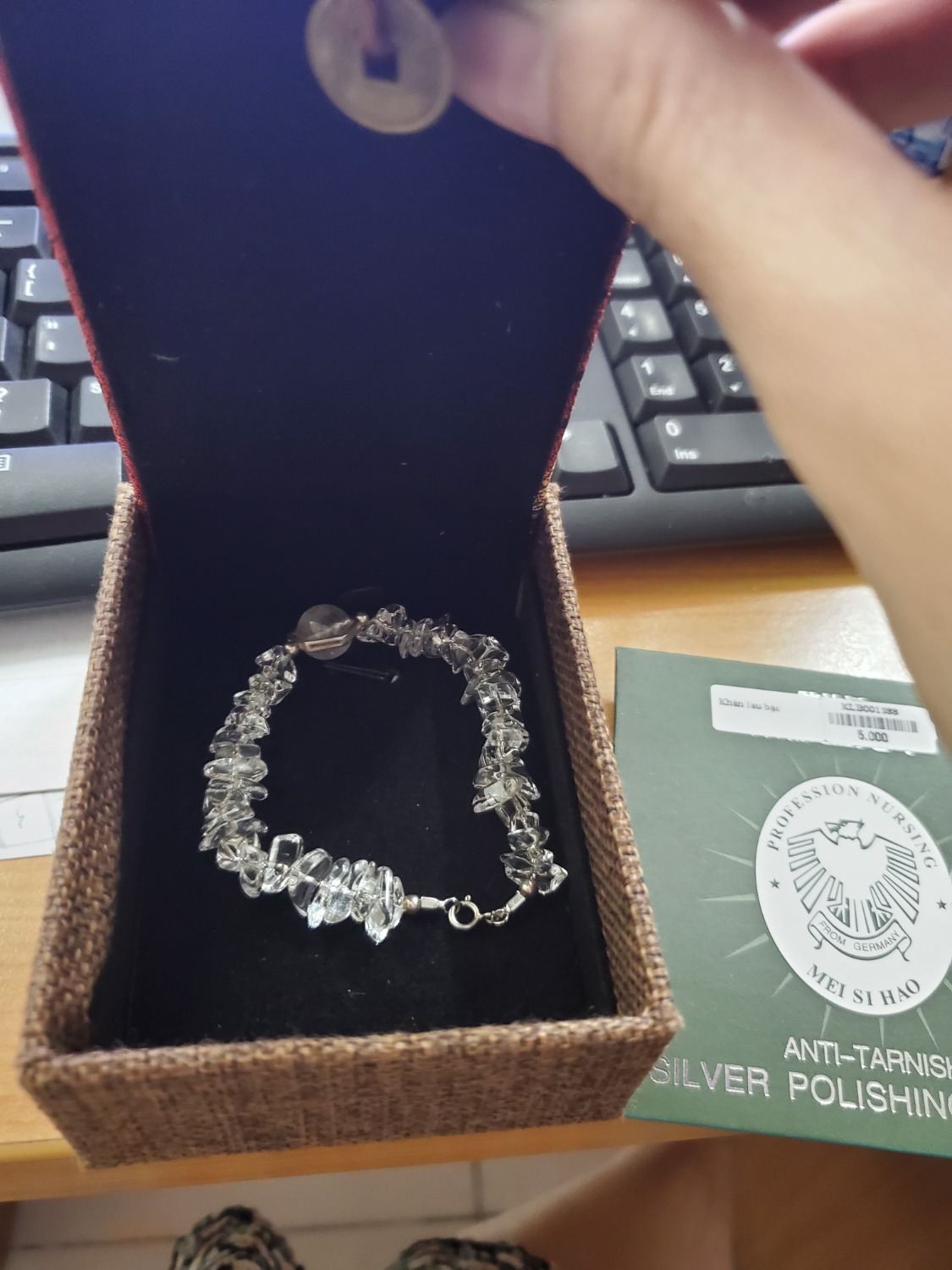 Đóng gói đẹp, nhìn sang chảnh, giao hàng nhanh. 5 sao cho shop và tiki