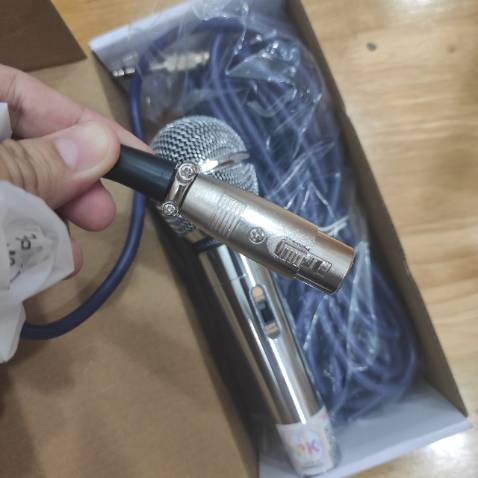 sản phẩm khá chắc chắn, cầm nặng tay, hút âm cực tốt, hàng chính hãng, giá khá rẻ sản phẩm khá chắc chắn, cầm nặng tay, hút âm cực tốt, hàng chính hãng, giá khá rẻ