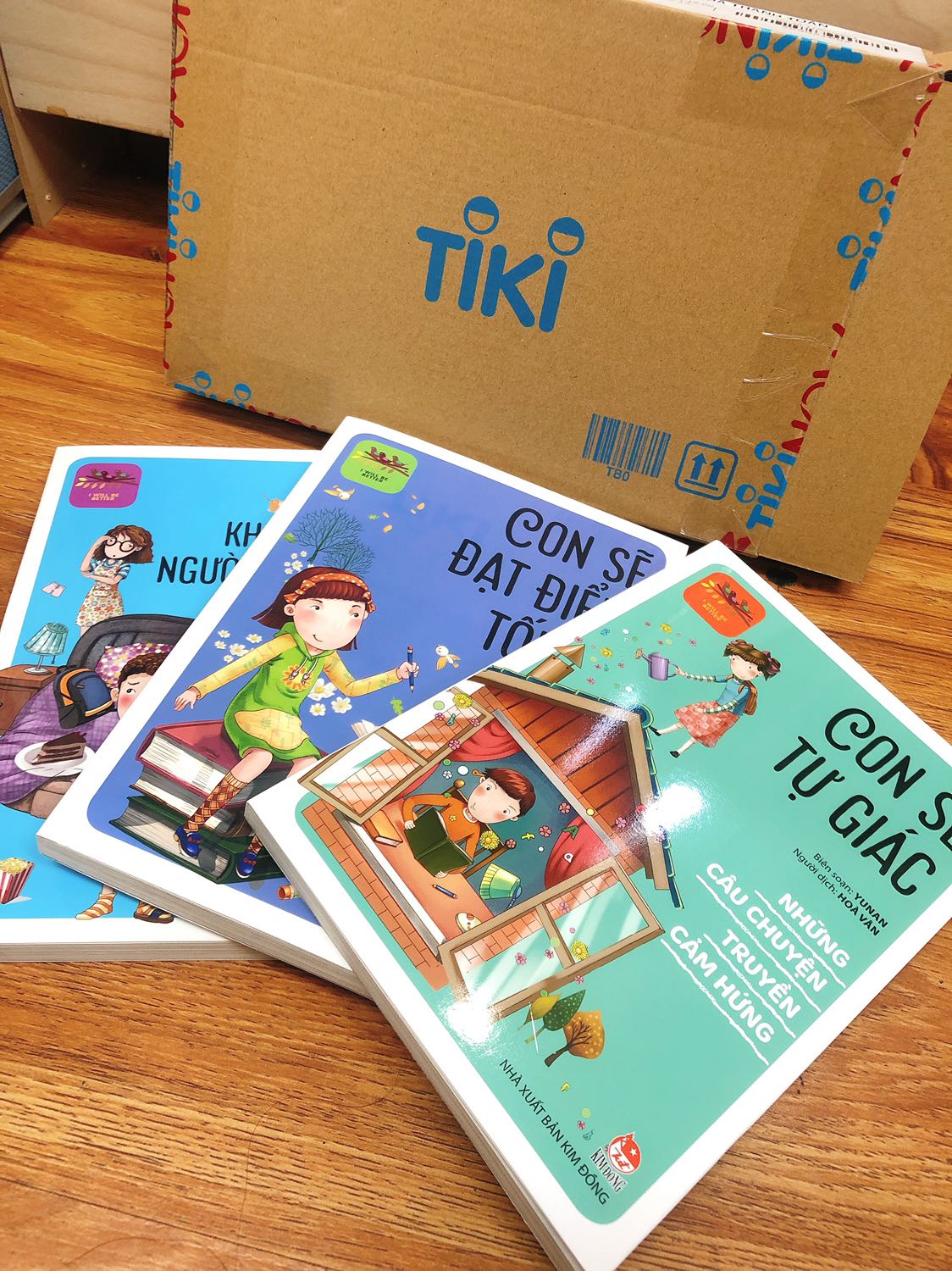 Thiết kế bao bì đẹp xỉu luôn.
Chọn gói giao 2-3h nên nhận được trong vòng 1 nốt nhạc.