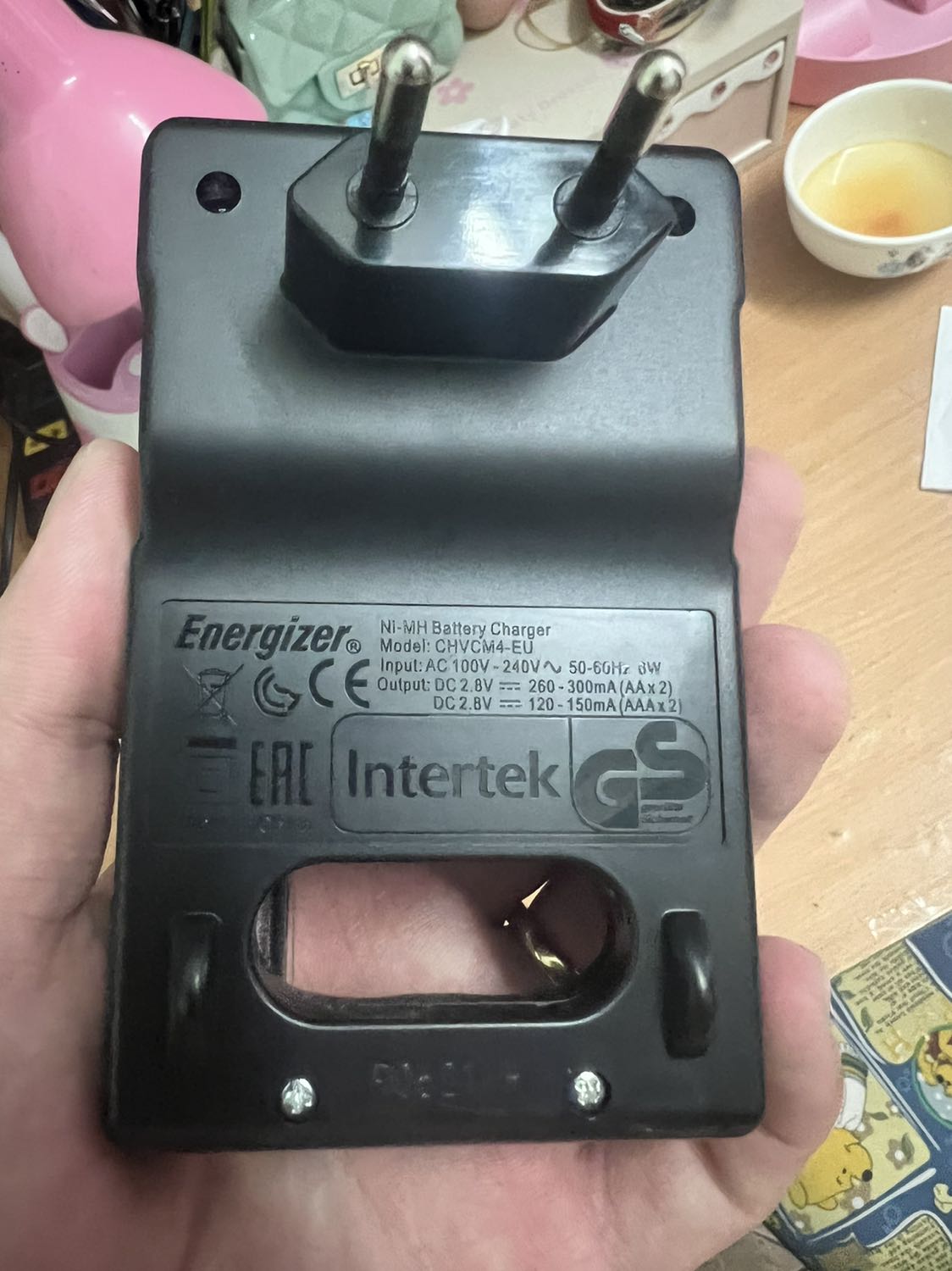 Chưa dùng thử bộ sạc, mới dùng pin. Thiết kế đẹp hiện đại. Mua với mục đích dùng cho chuột bluetooth mà lại ko dùng được vì pin có điện áp 1.2V trong khi chuột lại toàn dùng điện áp 1.5V, đành chuyển đổi mục đích sử dụng sang đồng hồ treo tường, điều khiển tv. Trước mắt cứ cho 5 sao Chưa dùng thử bộ sạc, mới dùng pin. Thiết kế đẹp hiện đại. Mua với mục đích dùng cho chuột bluetooth mà lại ko dùng được vì pin có điện áp 1.2V trong khi chuột lại toàn dùng điện áp 1.5V, đành chuyển đổi mục đích sử dụng sang đồng hồ treo tường, điều khiển tv. Trước mắt cứ cho 5 sao