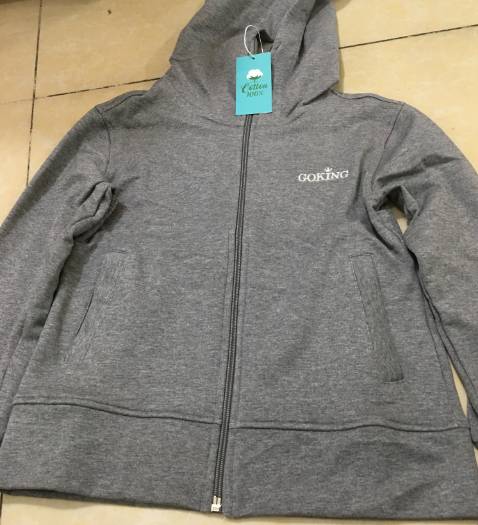 Áo có 6 túi như quảng cáo, bỏ được rất nhiều đồ. Mặc cũng rất mát và thoải mái, ko bị nóng bức, đúng chất 100% cotton.