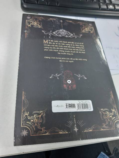 Chiết khấu cao; Sách nguyên vẹn, có vài lỗi móp nhỏ nhưng không đáng kể; Cần cải thiện cách đóng gói phù hợp và chắc chắn hơn