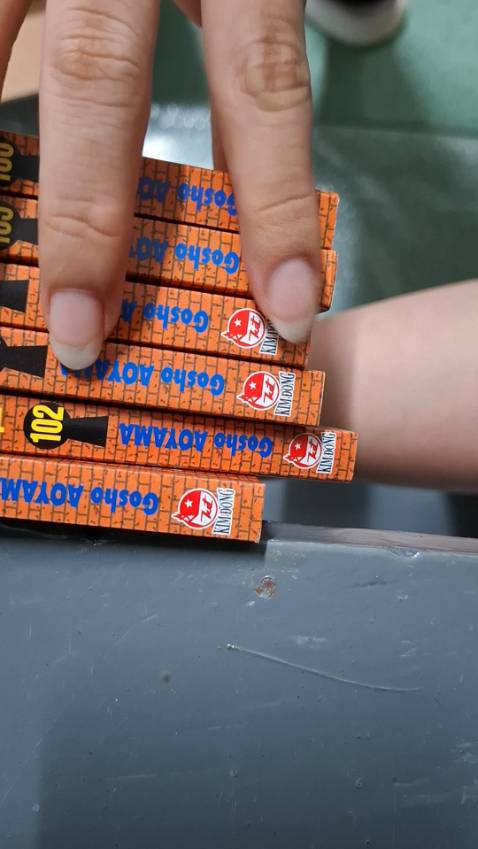 Hơi có df nhẹ phần gáy sách  , tổng thể vẫn rất đẹp