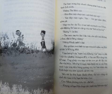 Sách của bác Nguyễn Nhật Ánh rất dễ tiếp cận với nhiều đối tượng độc giả khác nhau. Mình vẫn đang đọc nên chưa thể đánh giá có hay hơn các quyển khác hay không. Nhìn chung nội dung sách khá ổn, mang lại cảm hứng cho tuổi thơ. Sách có kèm bookmark và một bức tranh màu, không có sổ note và chữ ký tác giả.

Tiki cho áp mã giảm giá nên cuốn sách cũng rẻ hơn so với thông thường. Shipper có gọi trước khi giao hàng, thời gian giao nhanh.