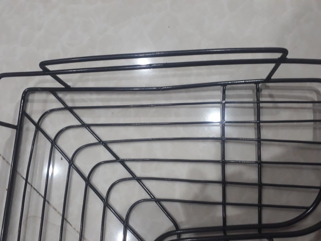 Đây là lần thứ (n + 2), TiKi k tôn trọng khách hàng. Thật sự mình rất muốn chửi thề vì cực kì k hài lòng + sự lặp đi lặp lại cái cách làm việc thiếu chuyên nghiệp. Gói hàng lúc nào cũng gớm, chọn hàng đưa cho khách thì k lau chùi, không kiểm tra chất lượng. Làm ăn như *** đảo. Khách đặt hàng cũng tiền chứ phải cỏ rác đâu, đưa hàng cho khách bị lỗi bị hư thì khách dùng kiểu gì? Miếng dán thì như *** gặm, cái giá thì bị móp, gãy hoặc là do gia côg thiếu thép chắp vô. Hôm trước giao hàng lỗi gọi điện làm phiền khách hàng yêu cầu đổi trả, trong khi khách hàng rất bận nên k có tạo yêu cầu đổi trả thì liên tục bị shipper gọi để trả đơn hàng. Chỉ cần làm việc có tâm 1 chút, đặt cảm giác của Khách lên 1 chút thì k có những trường hợp lỗi xảy ra. Đôi khi chỉ cần lau chùi rồi gửi đi cũng là khó khăn hơn việc đổi trả hay sao? Hãy làm việc có tâm vì đồng tiền mình nhận được từ khách đều làm theo kiểu *** vì khách nhiều, hàng tui rẻ nên k cần làm cẩn thận. Cảm ơn Đây là lần thứ (n + 2), TiKi k tôn trọng khách hàng. Thật sự mình rất muốn chửi thề vì cực kì k hài lòng + sự lặp đi lặp lại cái cách làm việc thiếu chuyên nghiệp. Gói hàng lúc nào cũng gớm, chọn hàng đưa cho khách thì k lau chùi, không kiểm tra chất lượng. Làm ăn như *** đảo. Khách đặt hàng cũng tiền chứ phải cỏ rác đâu, đưa hàng cho khách bị lỗi bị hư thì khách dùng kiểu gì? Miếng dán thì như *** gặm, cái giá thì bị móp, gãy hoặc là do gia côg thiếu thép chắp vô. Hôm trước giao hàng lỗi gọi điện làm phiền khách hàng yêu cầu đổi trả, trong khi khách hàng rất bận nên k có tạo yêu cầu đổi trả thì liên tục bị shipper gọi để trả đơn hàng. Chỉ cần làm việc có tâm 1 chút, đặt cảm giác của Khách lên 1 chút thì k có những trường hợp lỗi xảy ra. Đôi khi chỉ cần lau chùi rồi gửi đi cũng là khó khăn hơn việc đổi trả hay sao? Hãy làm việc có tâm vì đồng tiền mình nhận được từ khách đều làm theo kiểu *** vì khách nhiều, hàng tui rẻ nên k cần làm cẩn thận. Cảm ơn