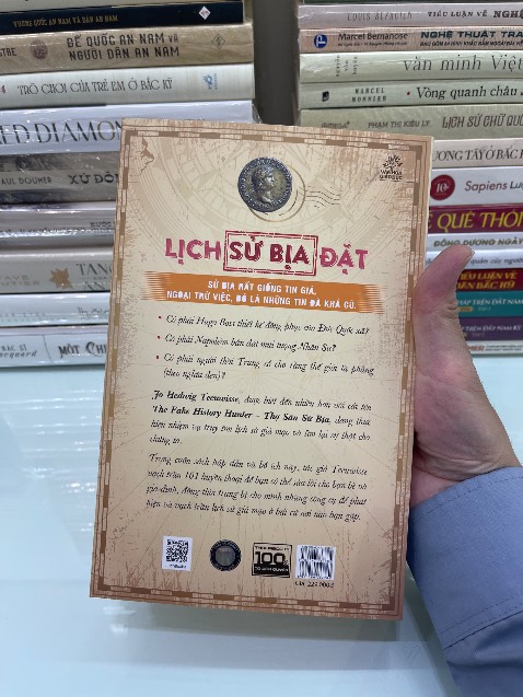 Sách tình trạng còn khá tốt , in ấn đẹp rõ nét . Chi tiết sắc xảo 
Giao hàng nhanh chóng cực kỳ