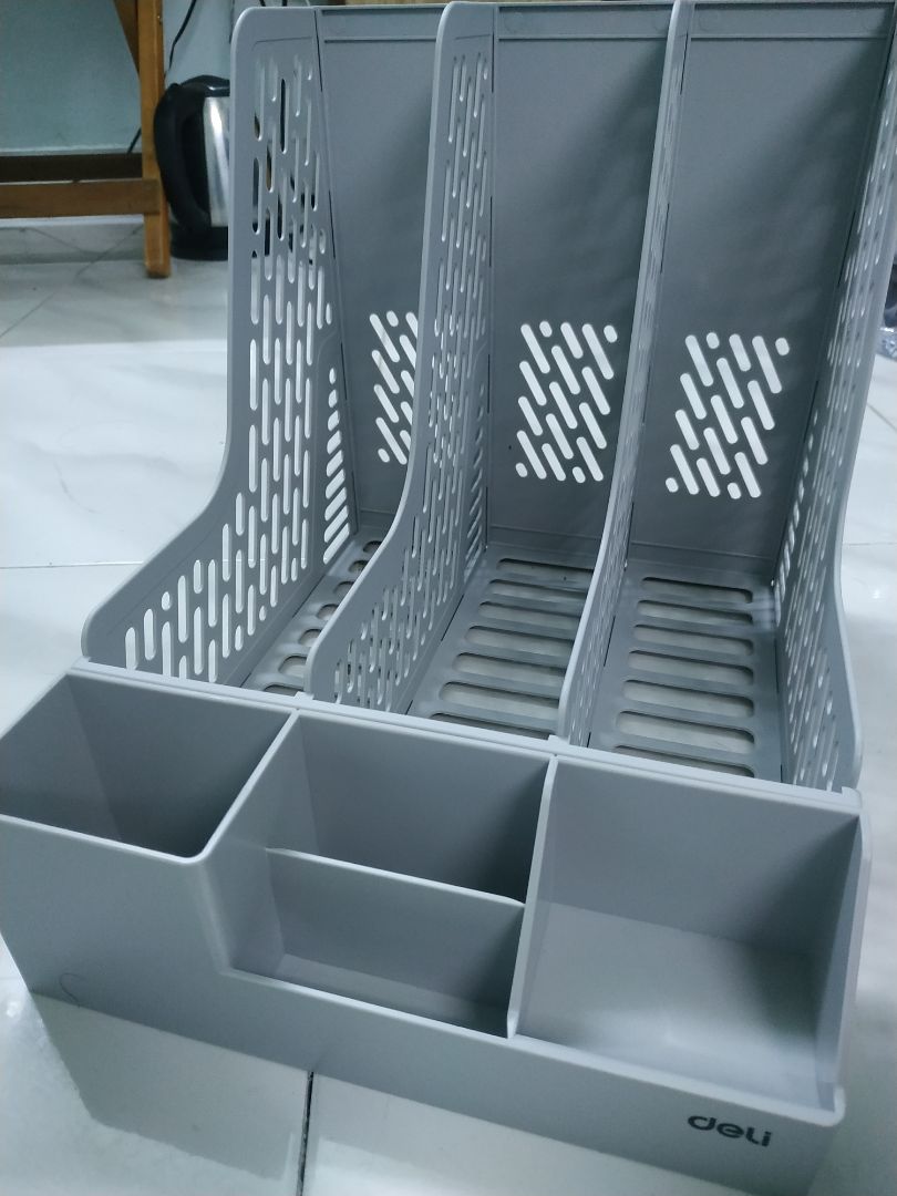 Kệ nhựa chất lượng hoàn thiện tốt, tuy nhiên hơi lỏng.