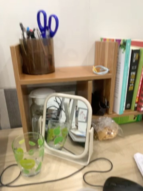 Kệ dễ lắp, giao hag nhanh, đóng gói cẩn thận, ốc vít đày đủ, nhưng có điều bị chông chênh, k đứng cố định