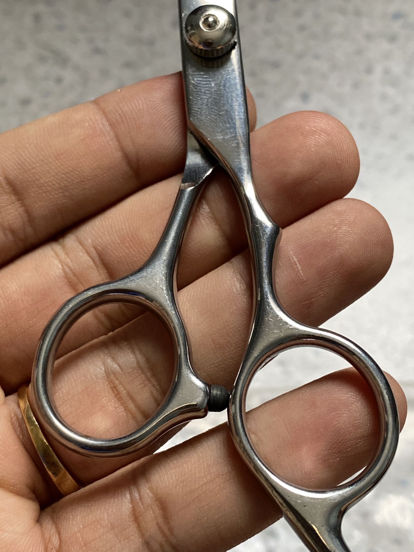 Chỉ tiết hoàn thiện ở mức độ Trung Bình Khá, chấp nhận được với giá bán.